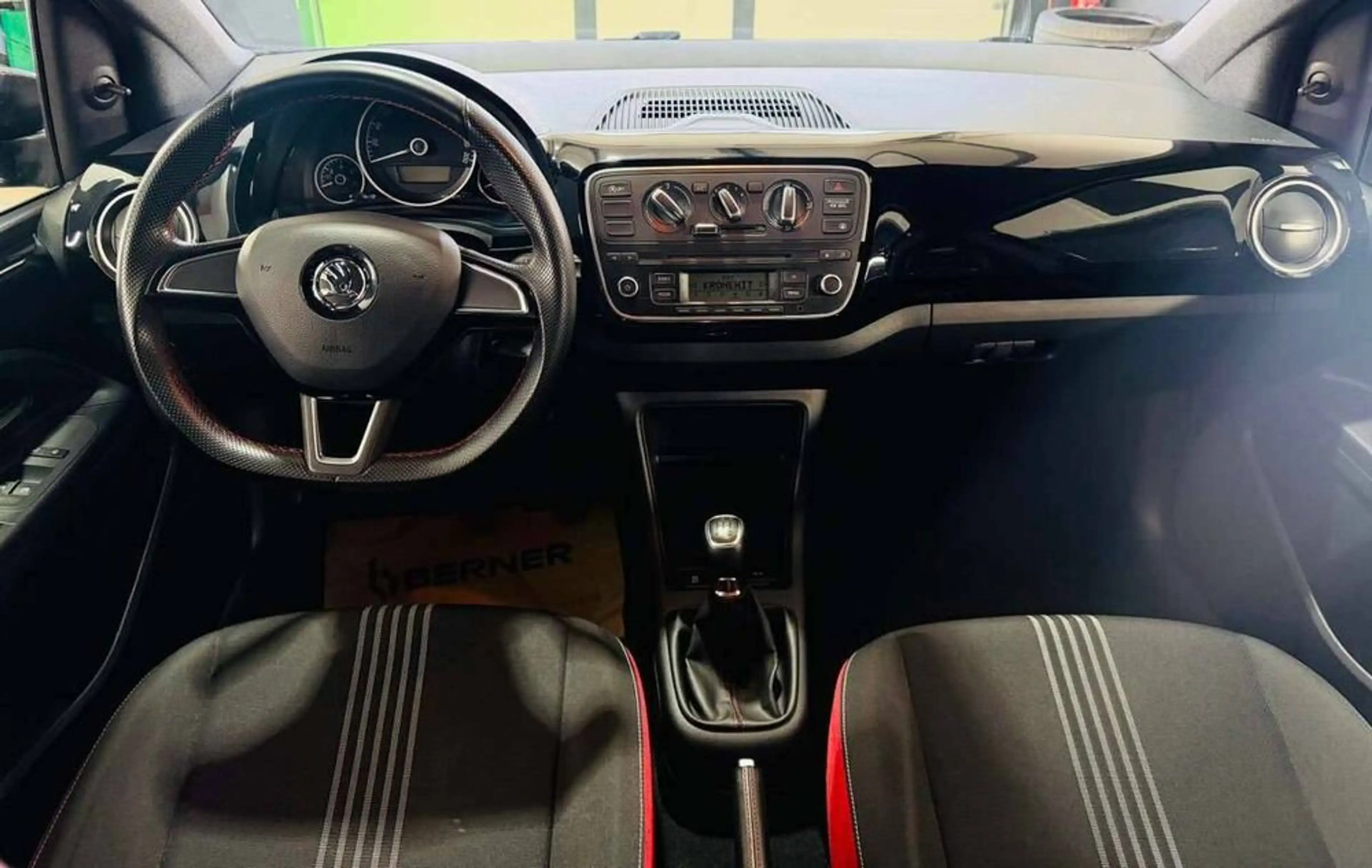 Skoda Citigo Monte Carlo Active — photo 8