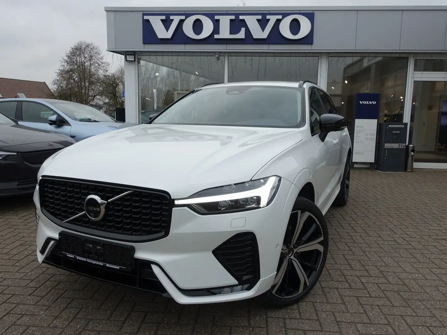 Volvo XC60 Plus Dark B5 AWD Mild-Hybrid 360°KAM/BLIS Weiß - 1
