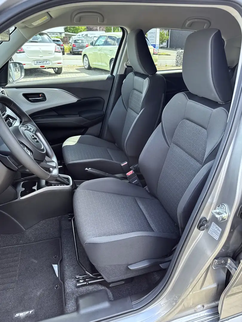 Suzuki Swift 1.2 Comfort+ CVT Hybrid NAVI KAMERA LED SITZHZ ALU Silber - 2