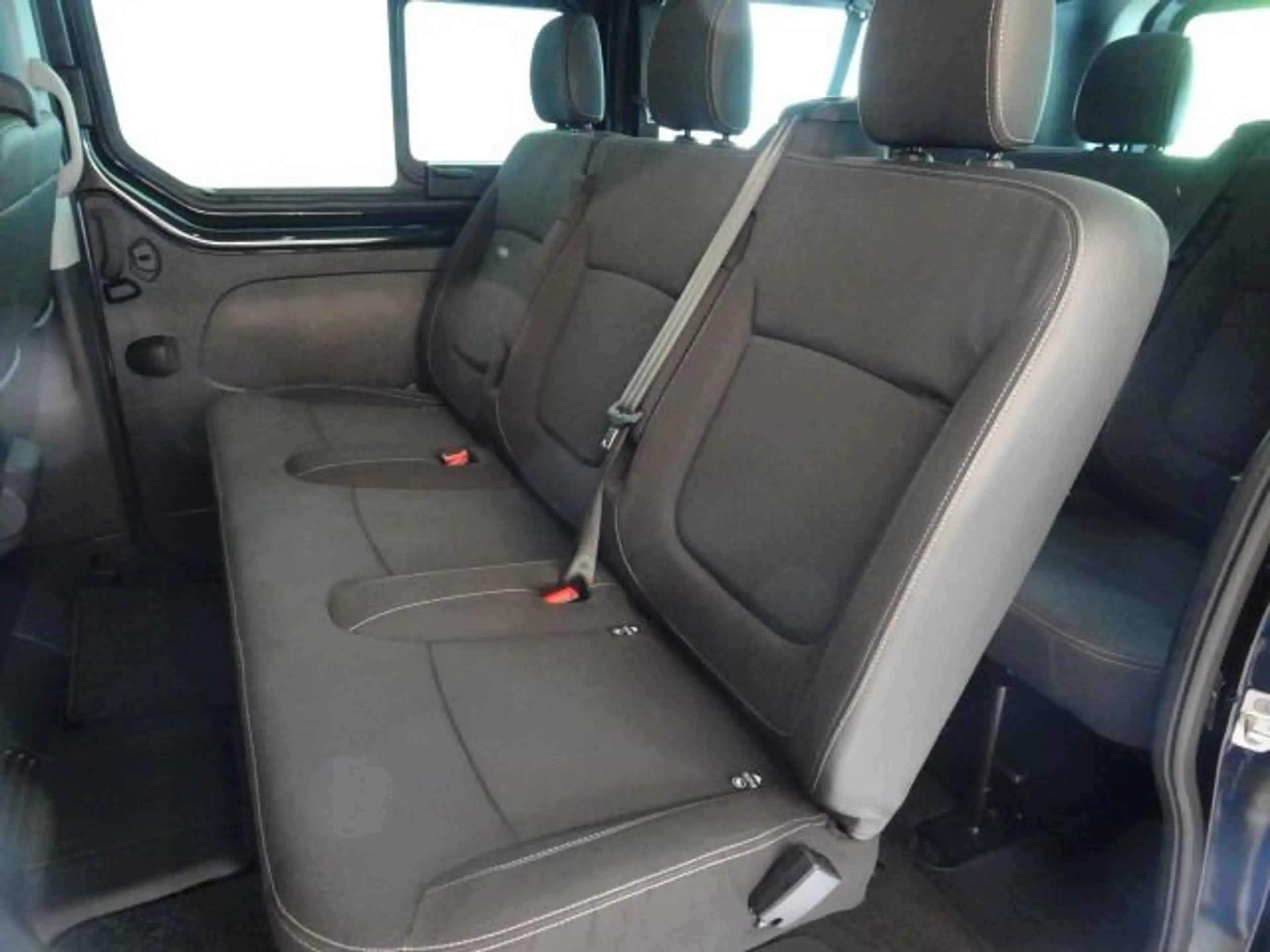 Nissan Primastar 3,0t dCI 150 L2 H1  2 Schiebetüren — photo 11