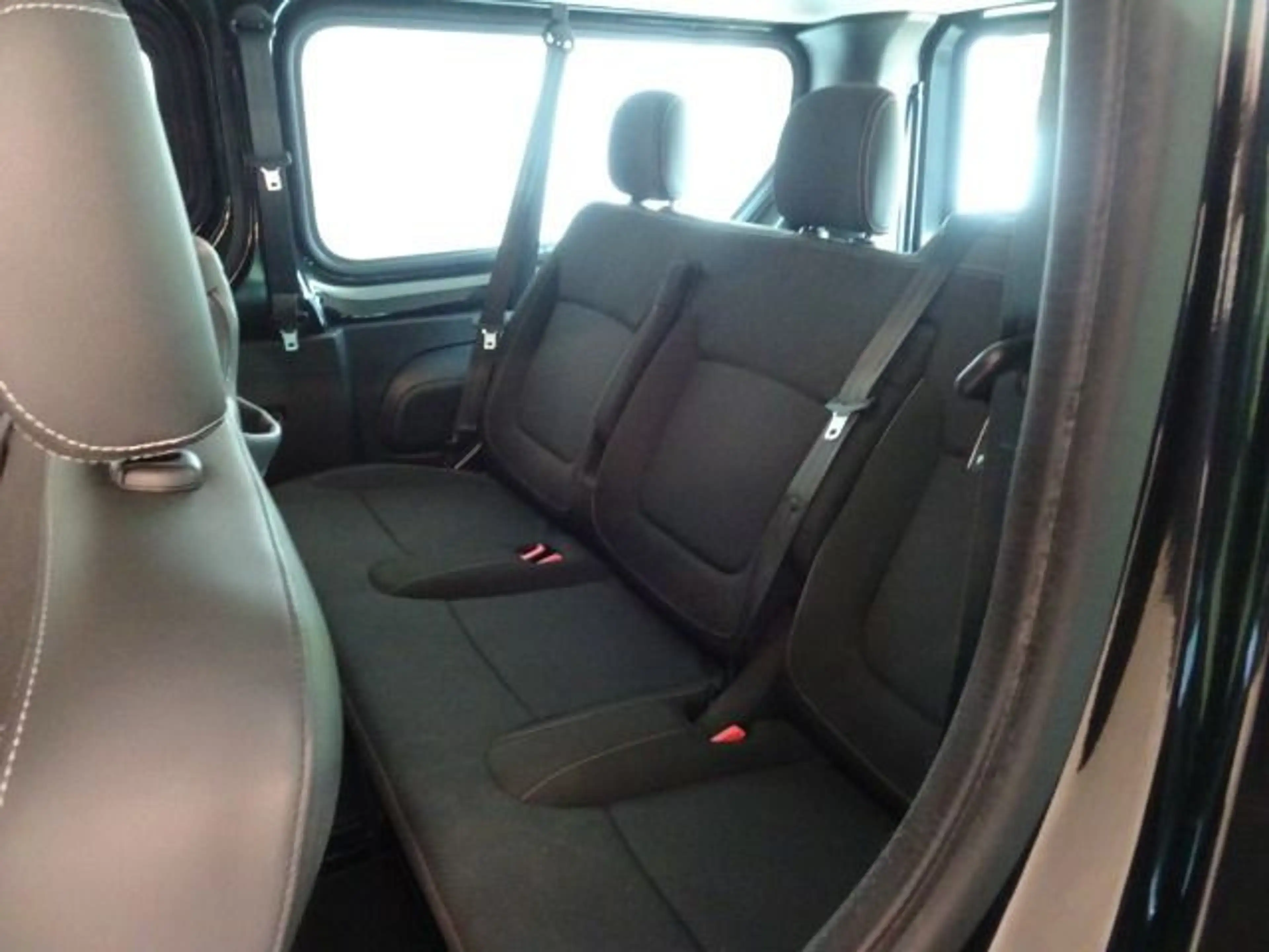 Nissan Primastar 3,0t dCI 150 L2 H1  2 Schiebetüren — photo 12