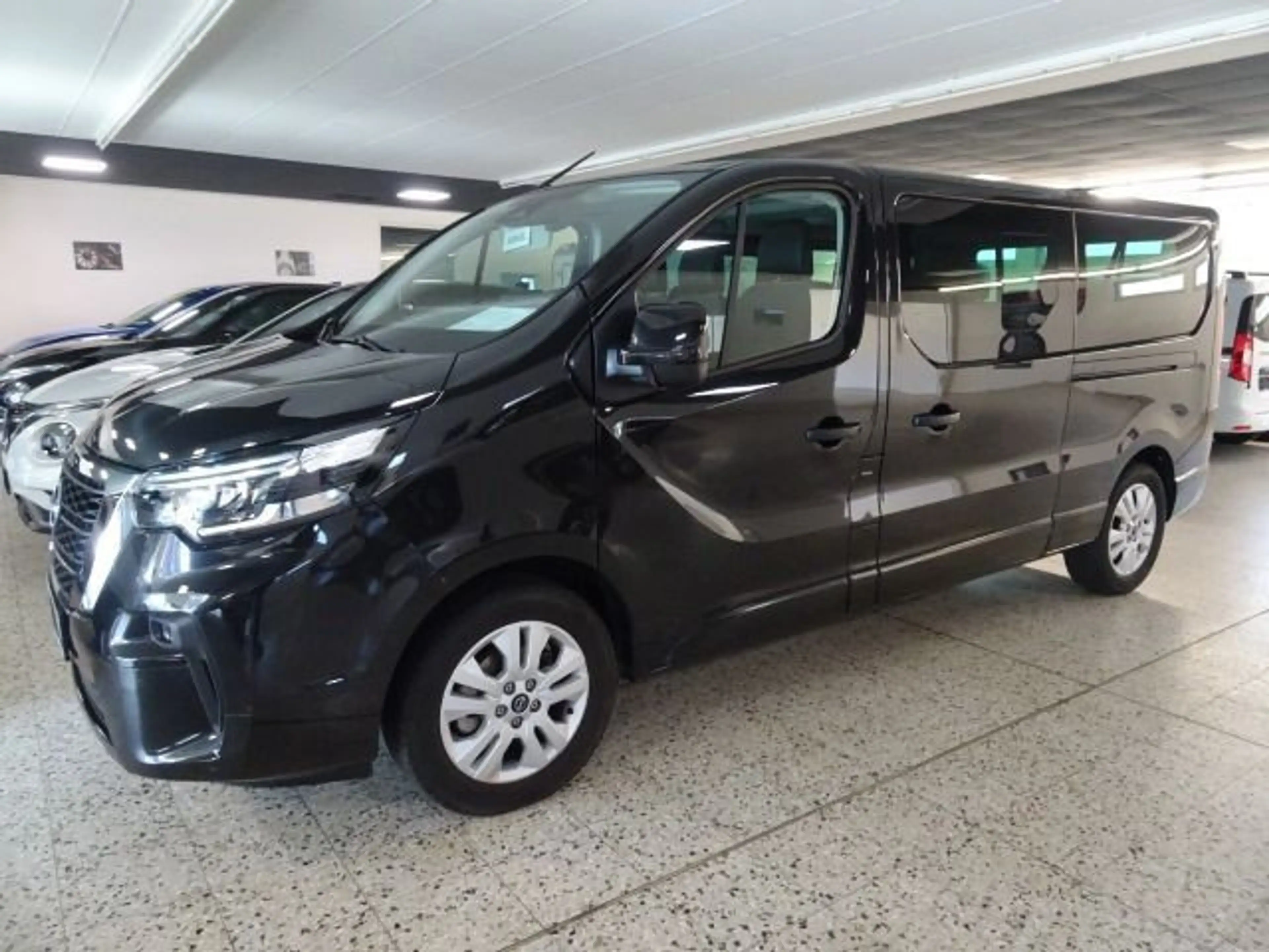 Nissan Primastar 3,0t dCI 150 L2 H1  2 Schiebetüren — photo 2