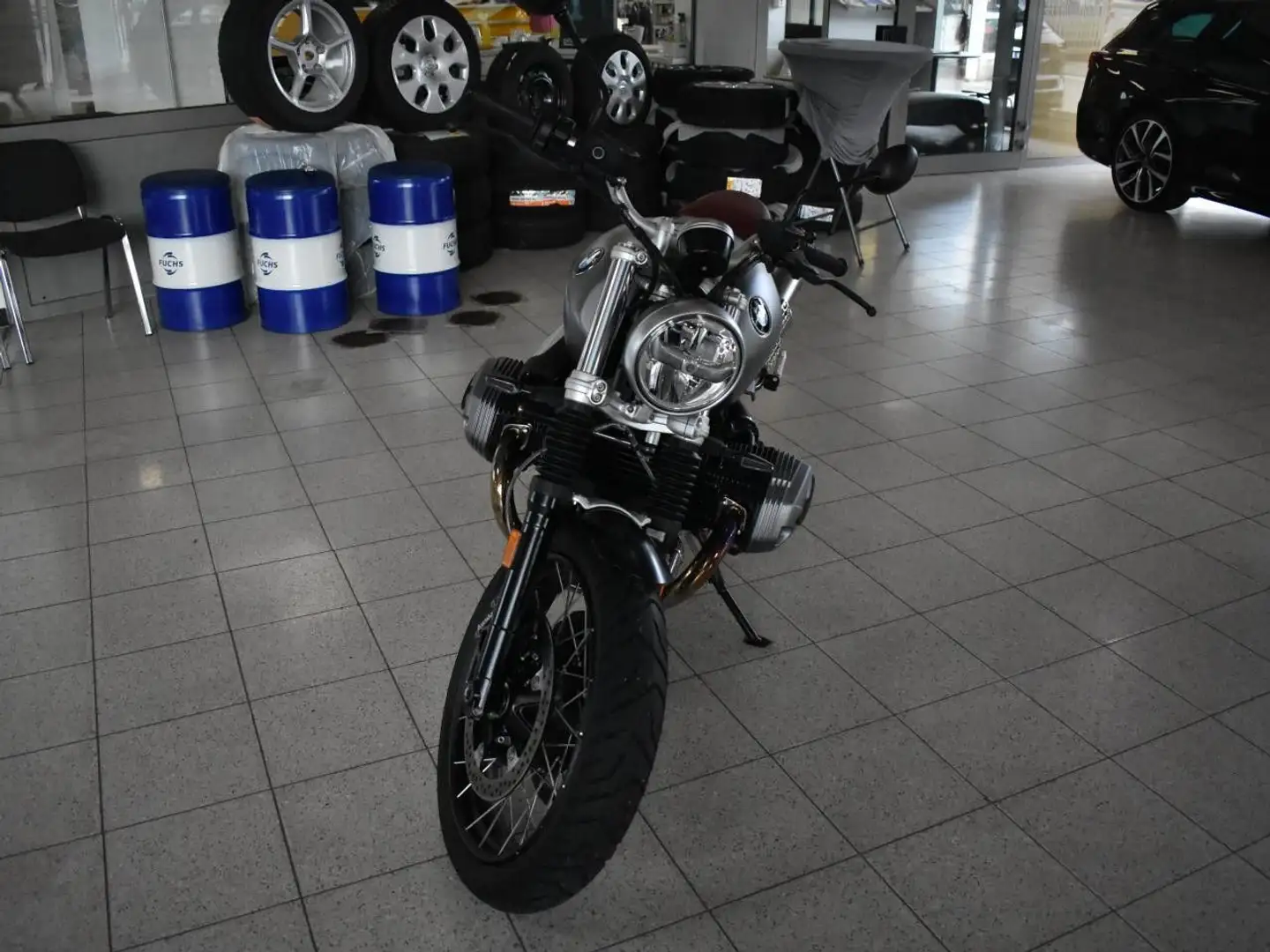 BMW R nineT Scrambler, Doppelsitzbank, Kreuzspeichr. Gris - 2