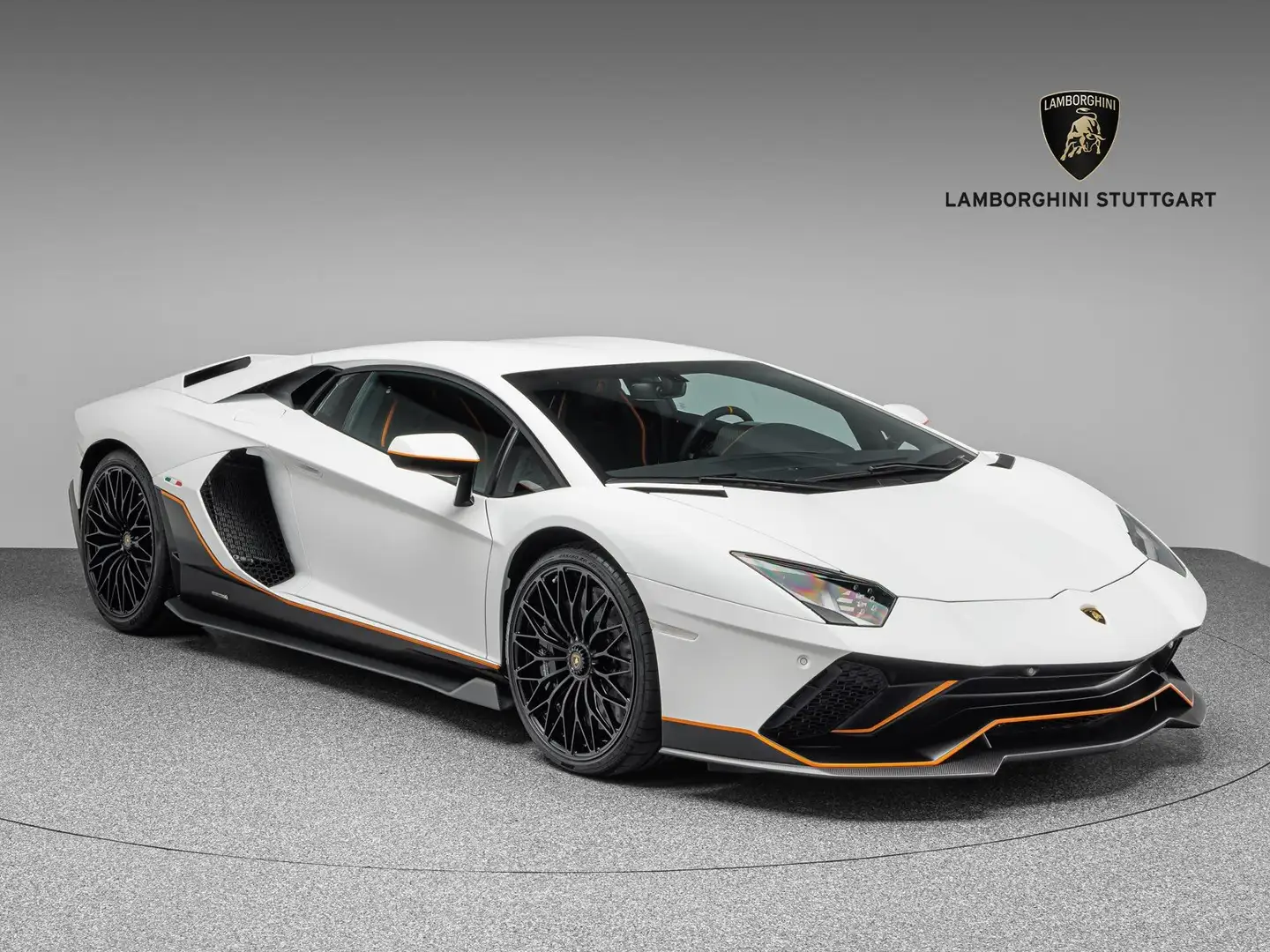 Lamborghini Aventador Ultimae LP780 Coupe Weiß - 1