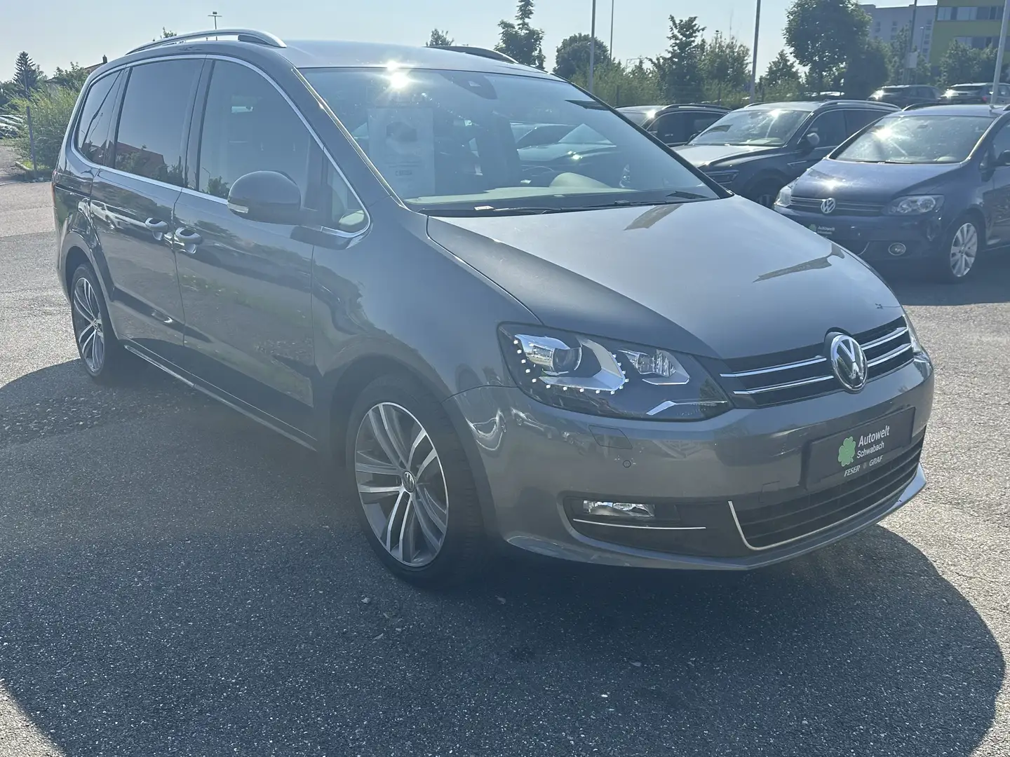 Volkswagen Sharan Highline 2.0 TDI LED KAMERA ACC NAVI Grau - 2