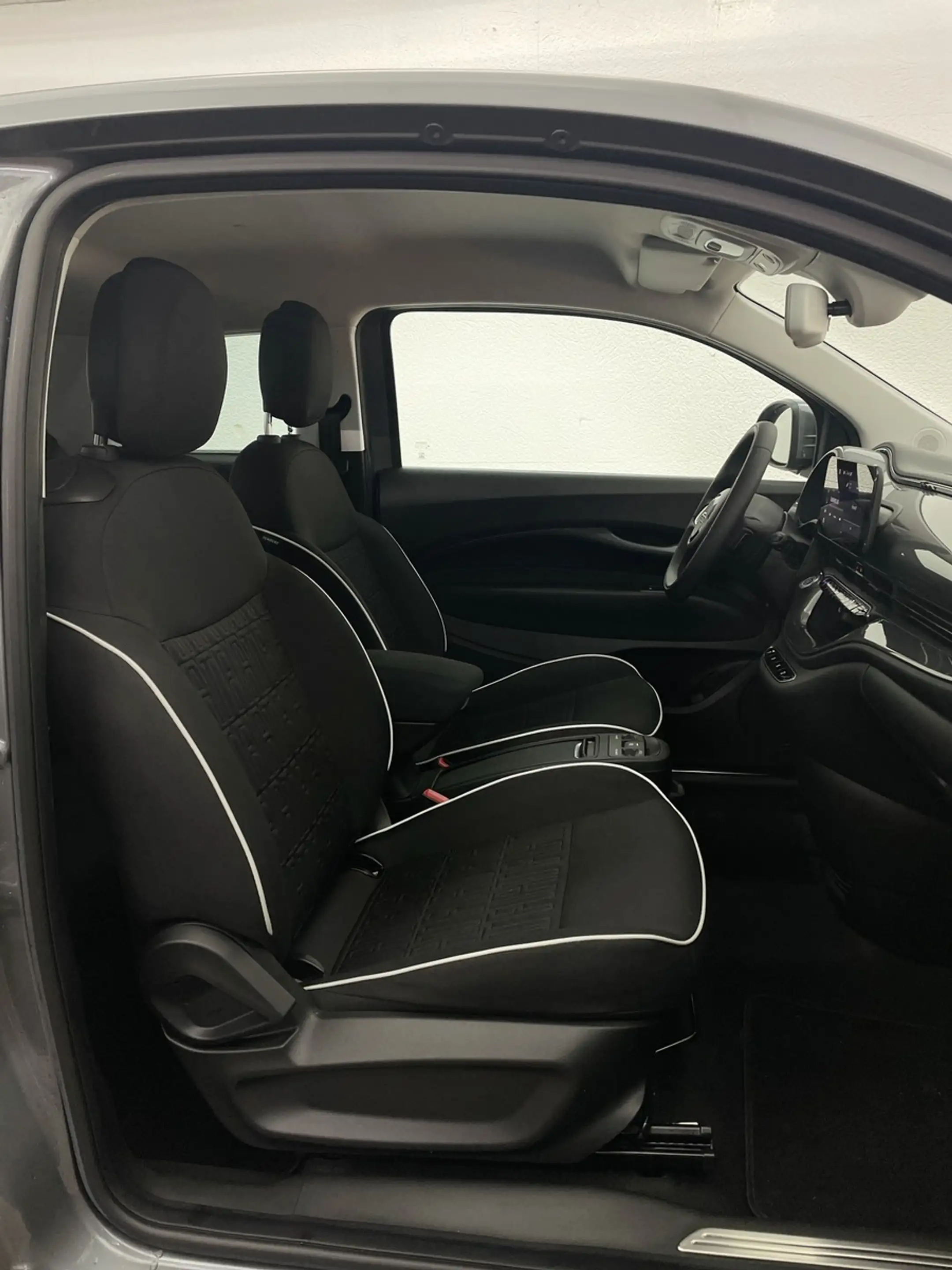 Fiat 500e 42KWH STYLE+KOMFORT+KAMERA+SITZHEIZUNG+ — photo 8