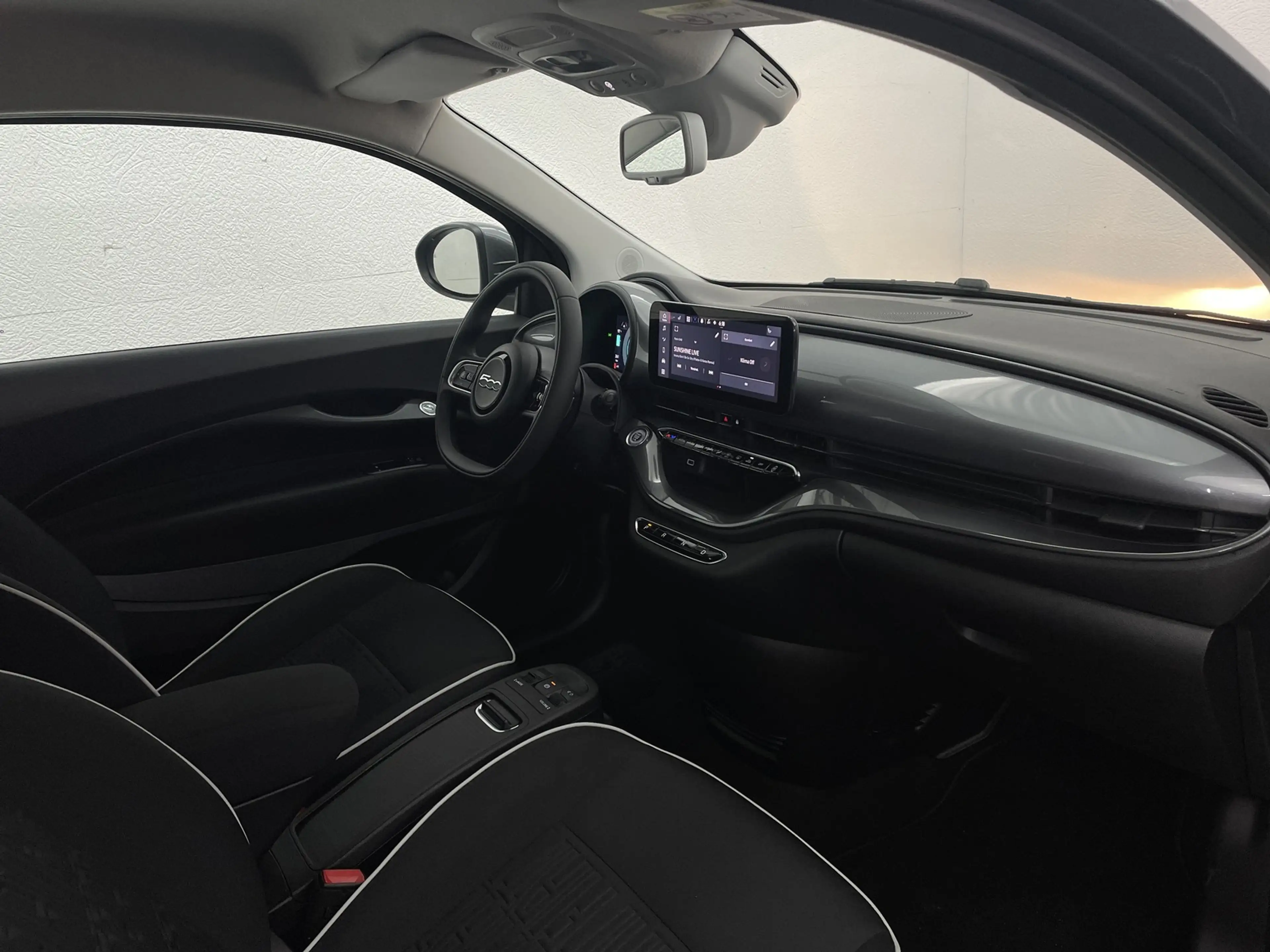 Fiat 500e 42KWH STYLE+KOMFORT+KAMERA+SITZHEIZUNG+ — photo 13