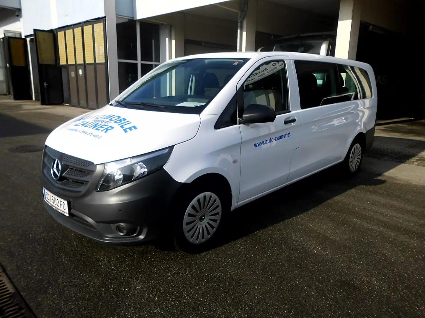 Mercedes-Benz Vito Tourer 116 CDI extralang PRO Aut. Weiß - 1