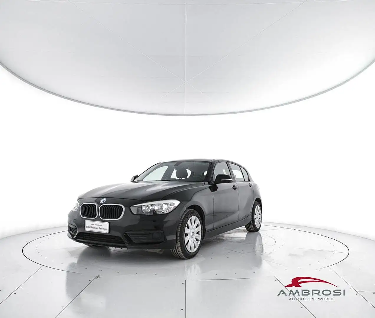 BMW 114 5-porte 114d 5p. Urban Zwart - 1