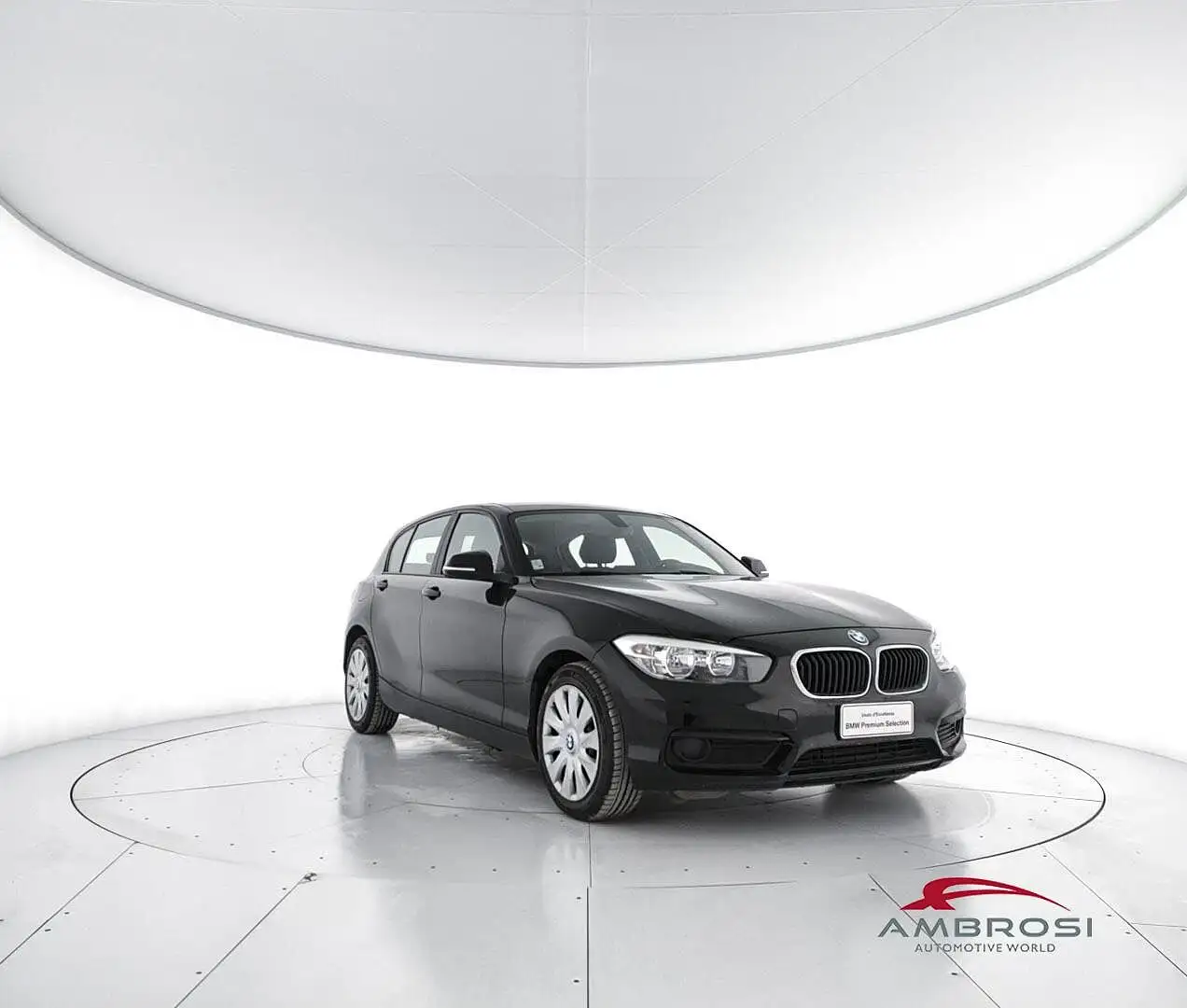 BMW 114 5-porte 114d 5p. Urban Zwart - 2