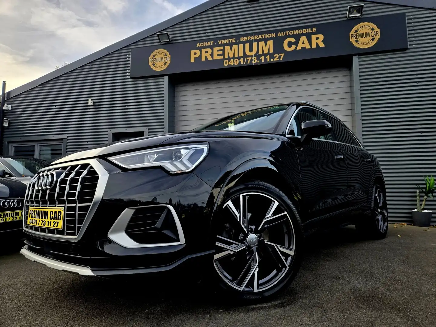 Audi Q3 🔺Q3 *LOOK S LINE*CAR PLAY*XENON*LED🔺 Schwarz - 1