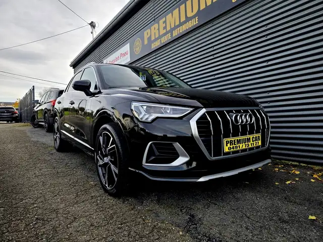 Audi Q3 view 9