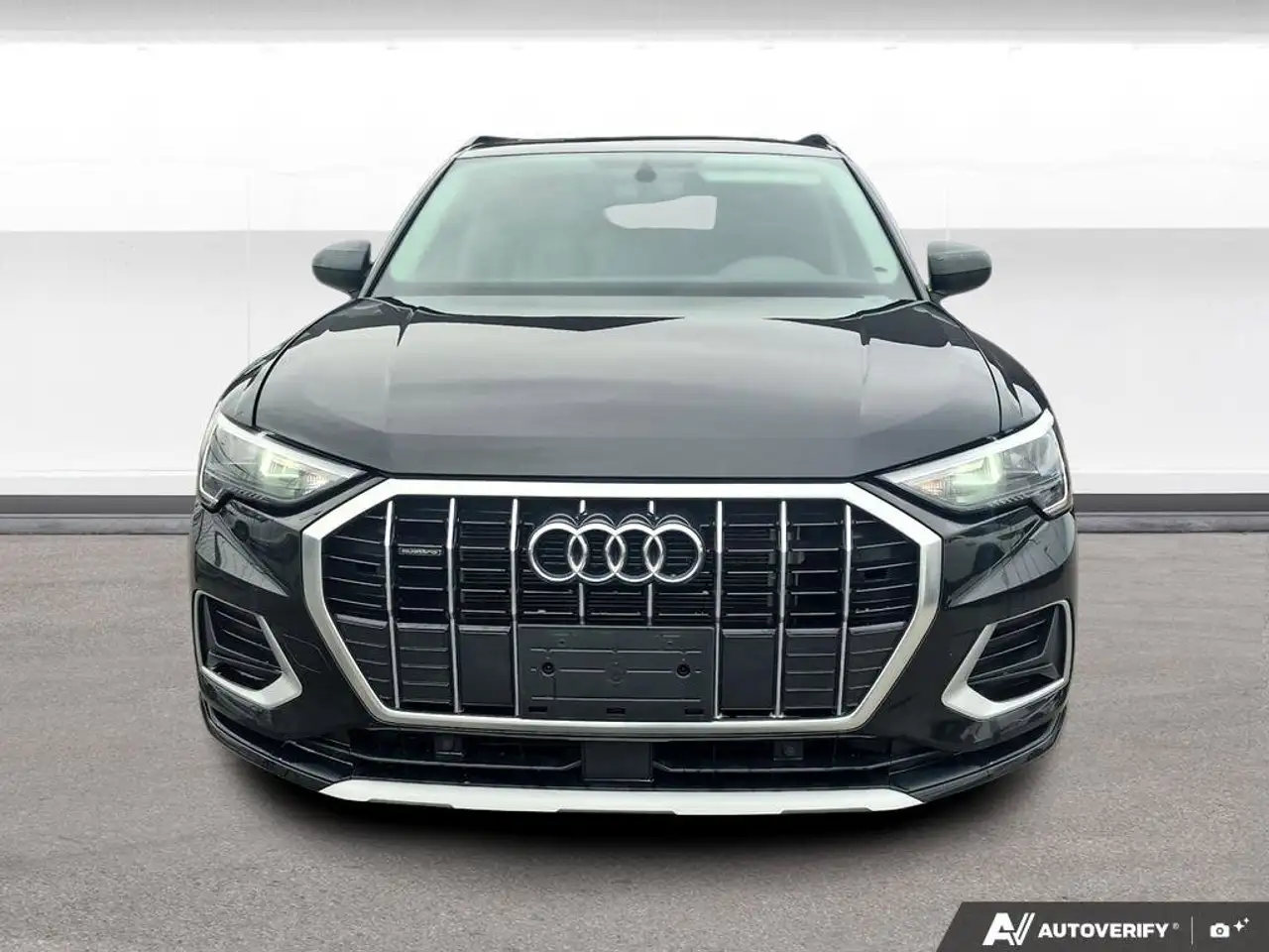 Audi Q3 снимка Audi Q3