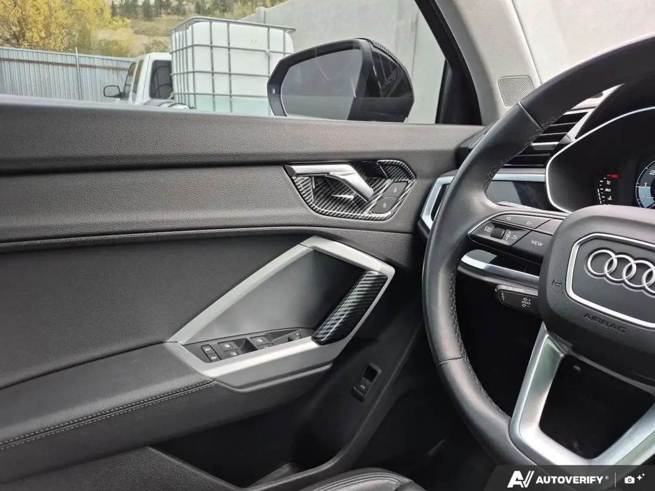 Audi Q3 снимка Audi Q3