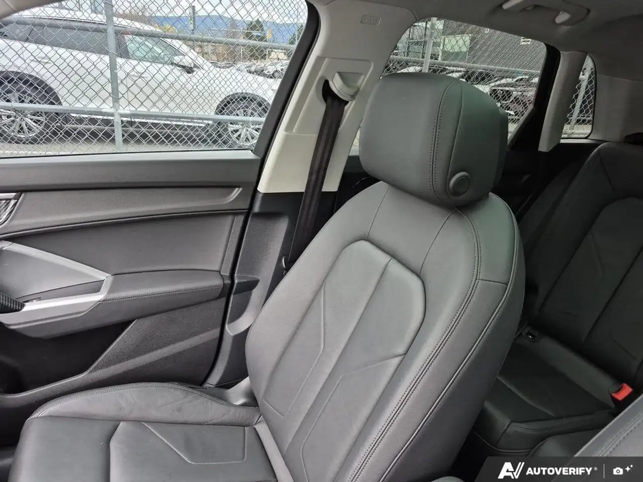 Audi Q3 снимка Audi Q3