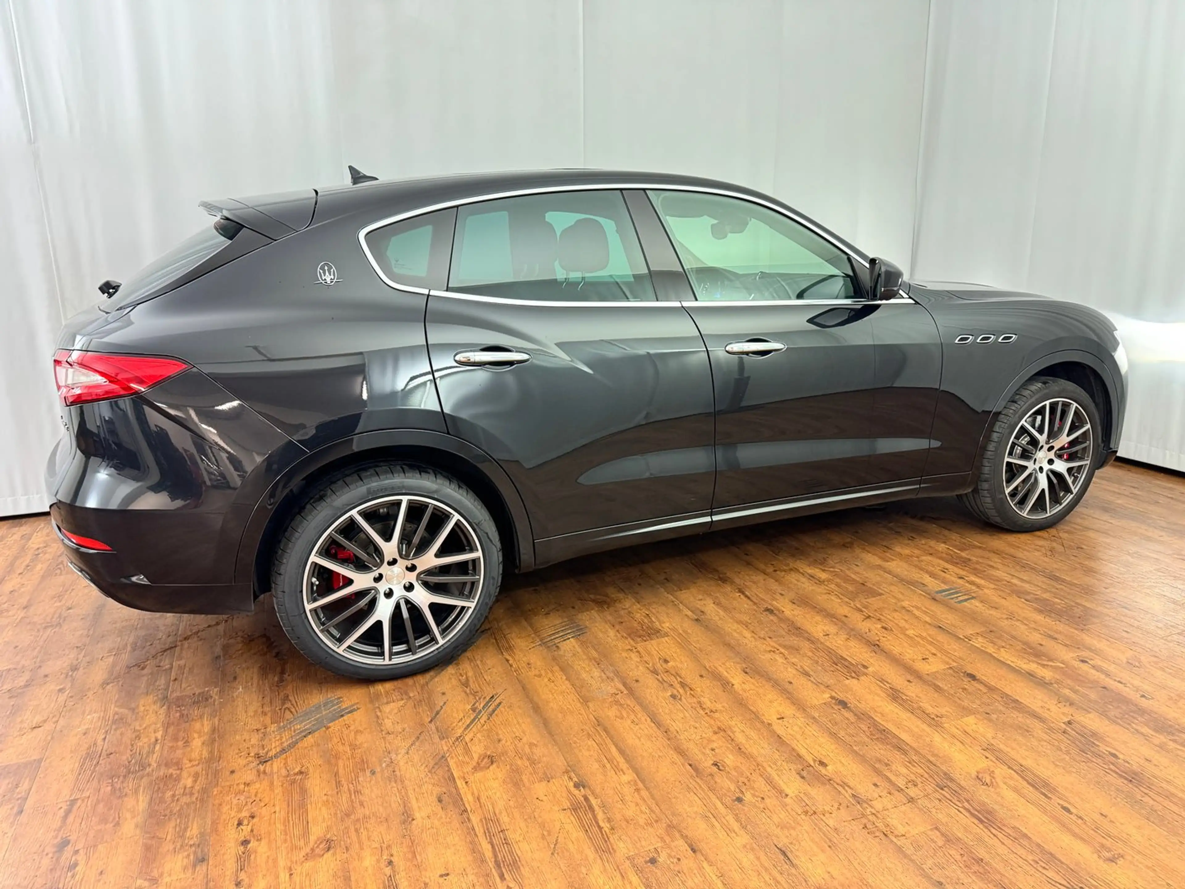 Maserati Levante S — photo 12
