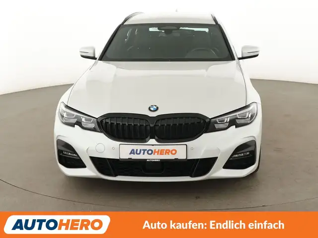 BMW 3 Series view 9