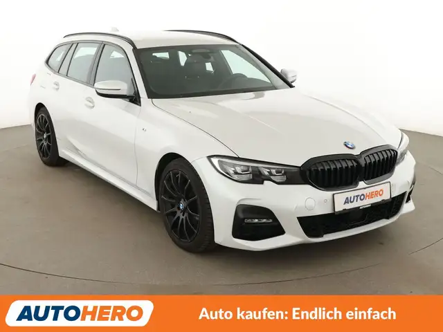 BMW 3 Series view 8