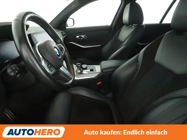 BMW 3 Series view 10