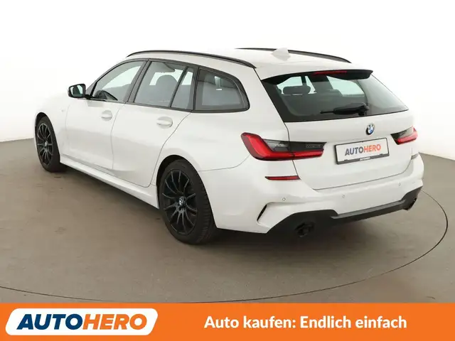 BMW 3 Series view 4