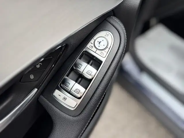 Mercedes-Benz 250 view 28