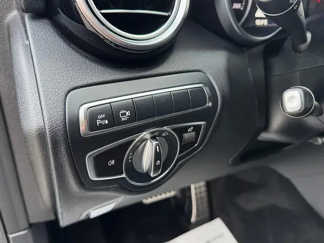Mercedes-Benz 250 view 29