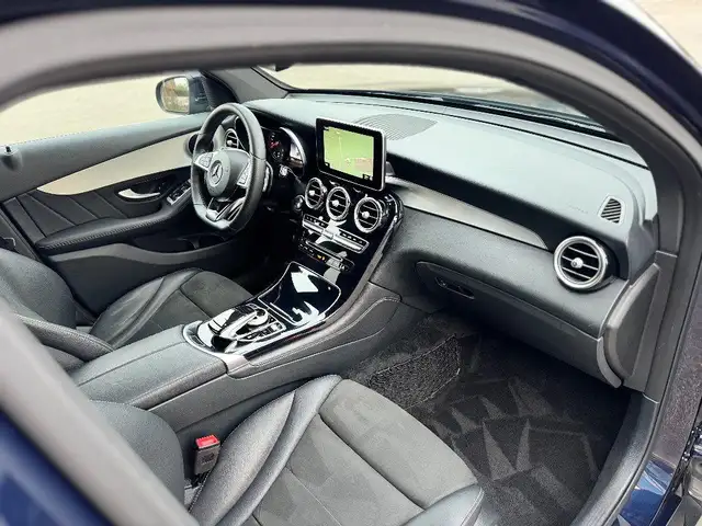 Mercedes-Benz 250 view 12