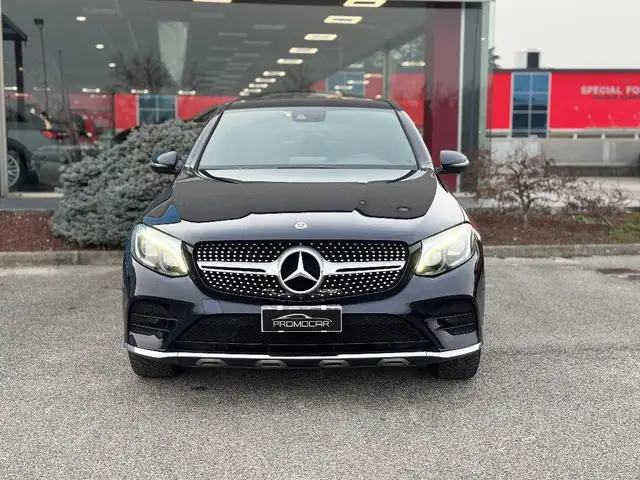 Mercedes-Benz 250 view 2