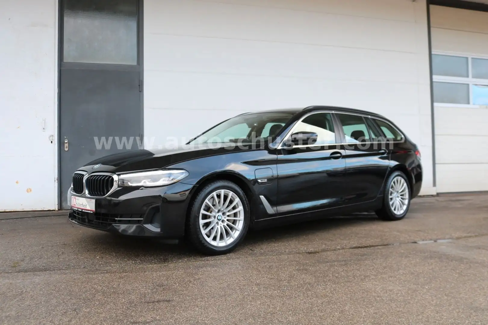 BMW 530 e Touring*Aktive Geschw.regelung+Stop&Go* Noir - 1