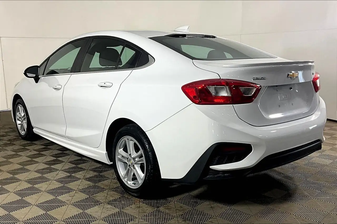 Chevrolet Cruze снимка Chevrolet Cruze