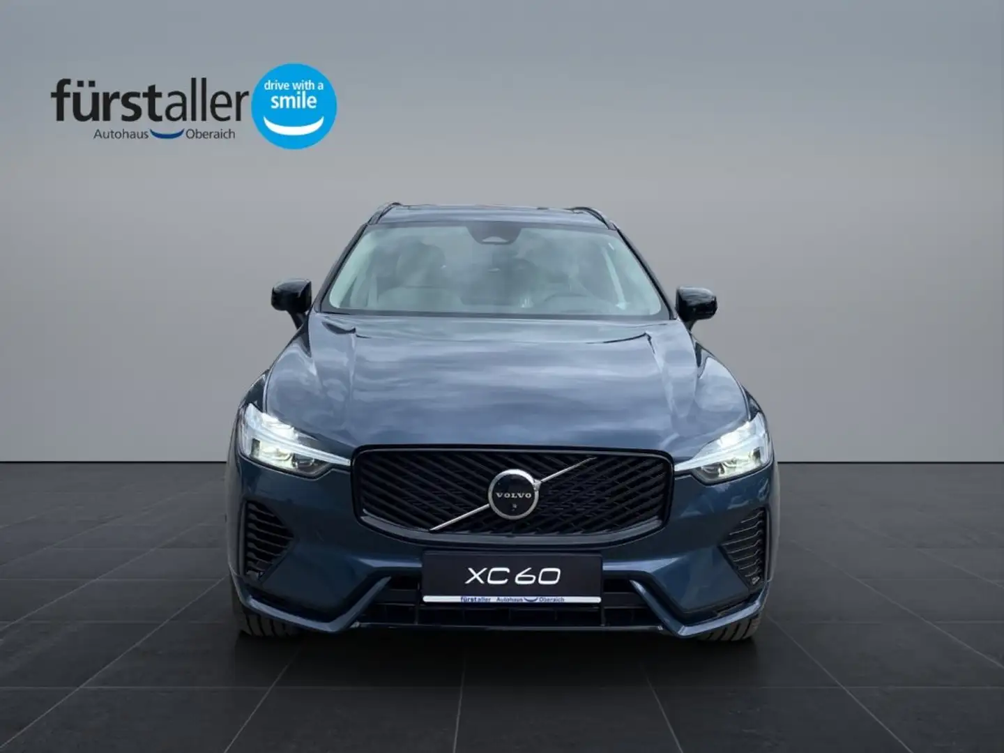 Volvo XC60 Ultra, T6 AWD Plug-in Hybrid, Elektrisch/Benzin, Dark Blau - 2