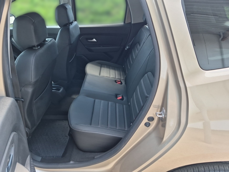 Dacia Duster DUSTER Prestige SCe 115 S&S 4WD — photo 9