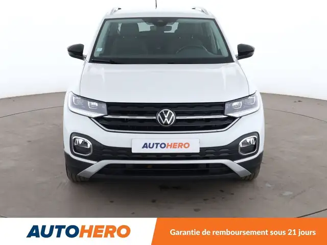 Volkswagen T-Cross view 9