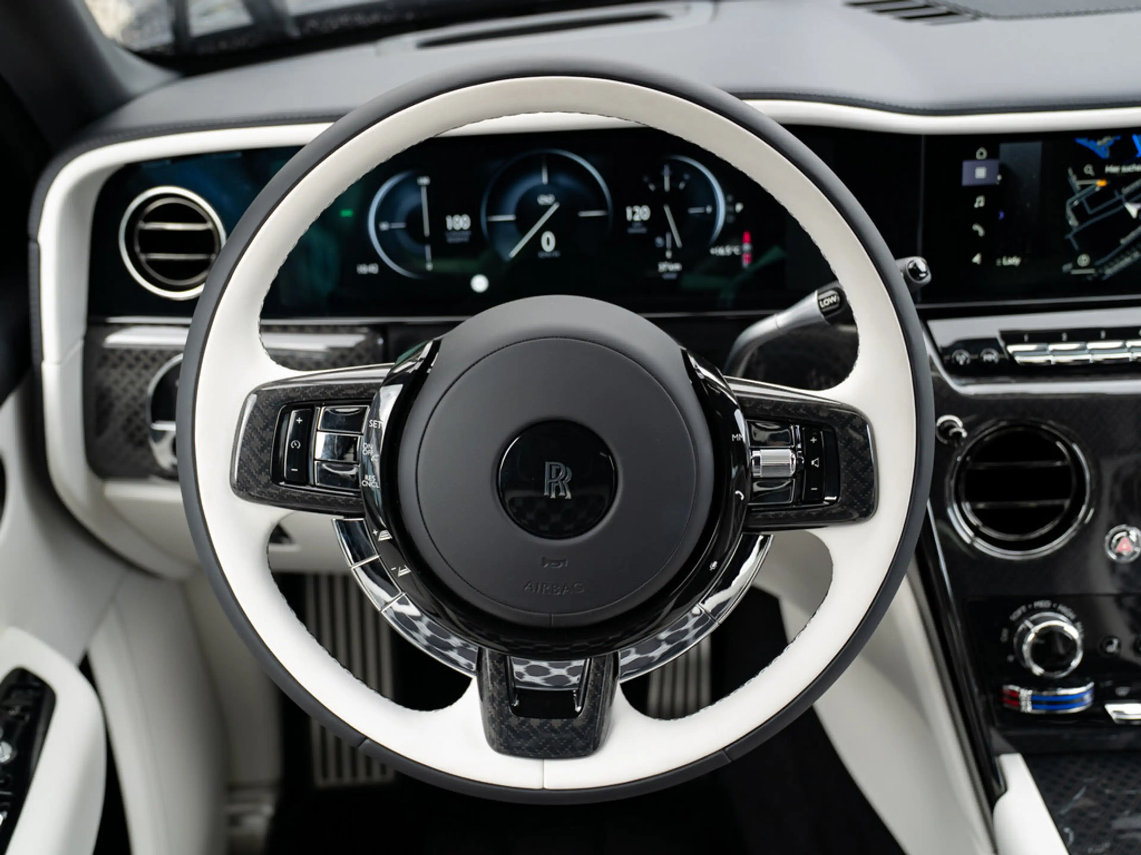 Rolls-Royce Cullinan Black Badge SERIES II + SHOOTING STA — photo 10