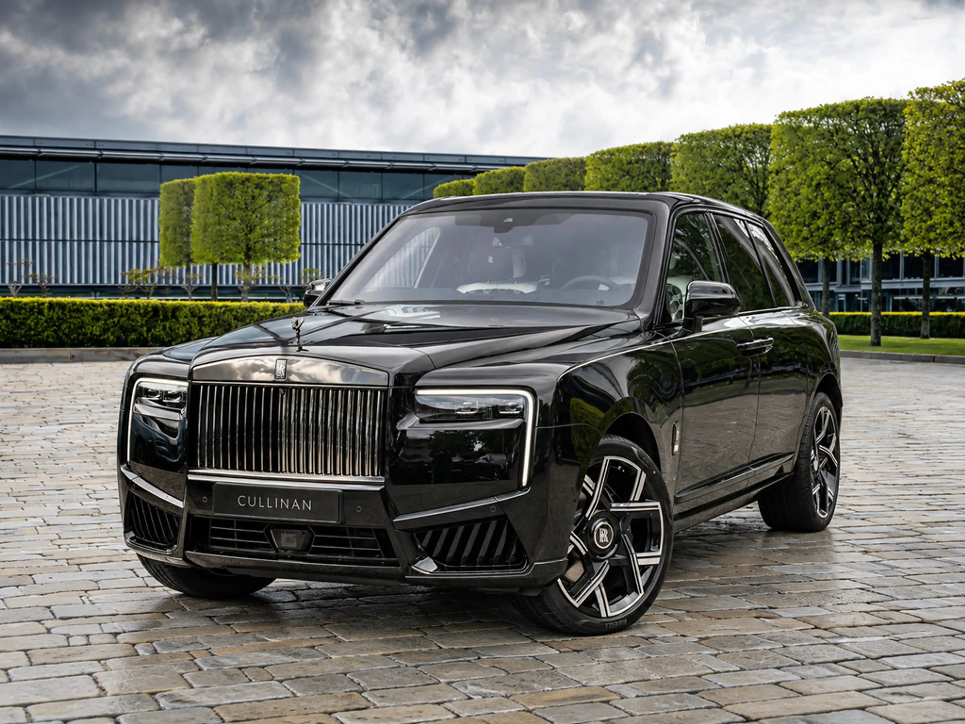 Rolls-Royce Cullinan Black Badge SERIES II + SHOOTING STA