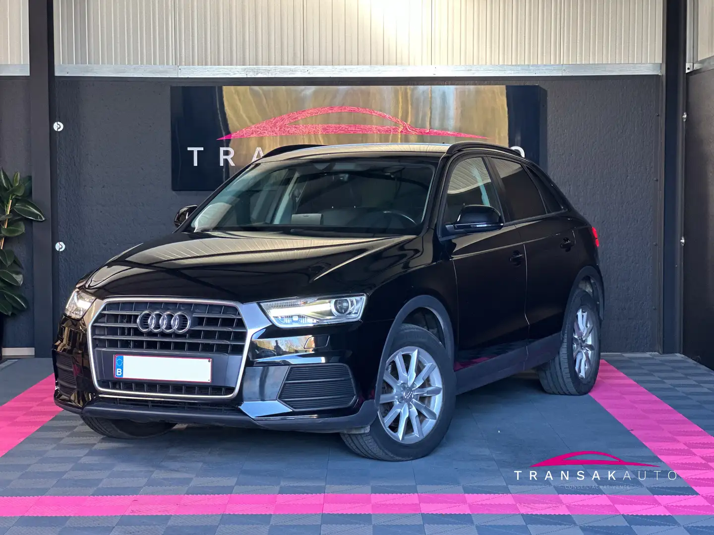 Audi Q3 2.0 TDi Design S tronic Garantie 12 mois Schwarz - 1