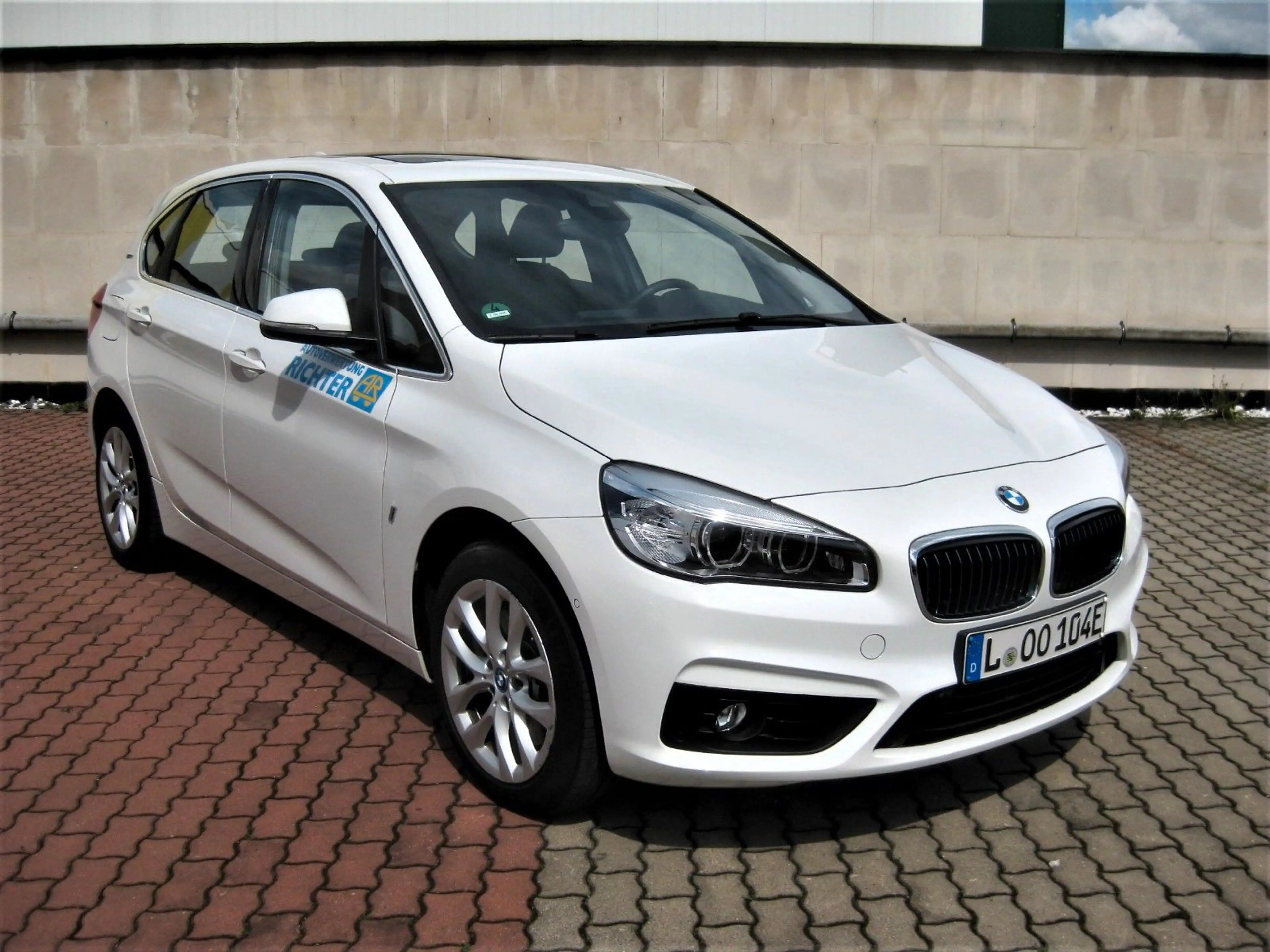BMW 225 2 Active Tourer 225 xe Advantage — photo 3