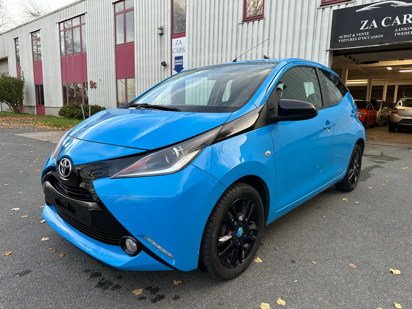 Toyota Aygo Aygo 1.0i VVT-i x-clusiv Azul - 1