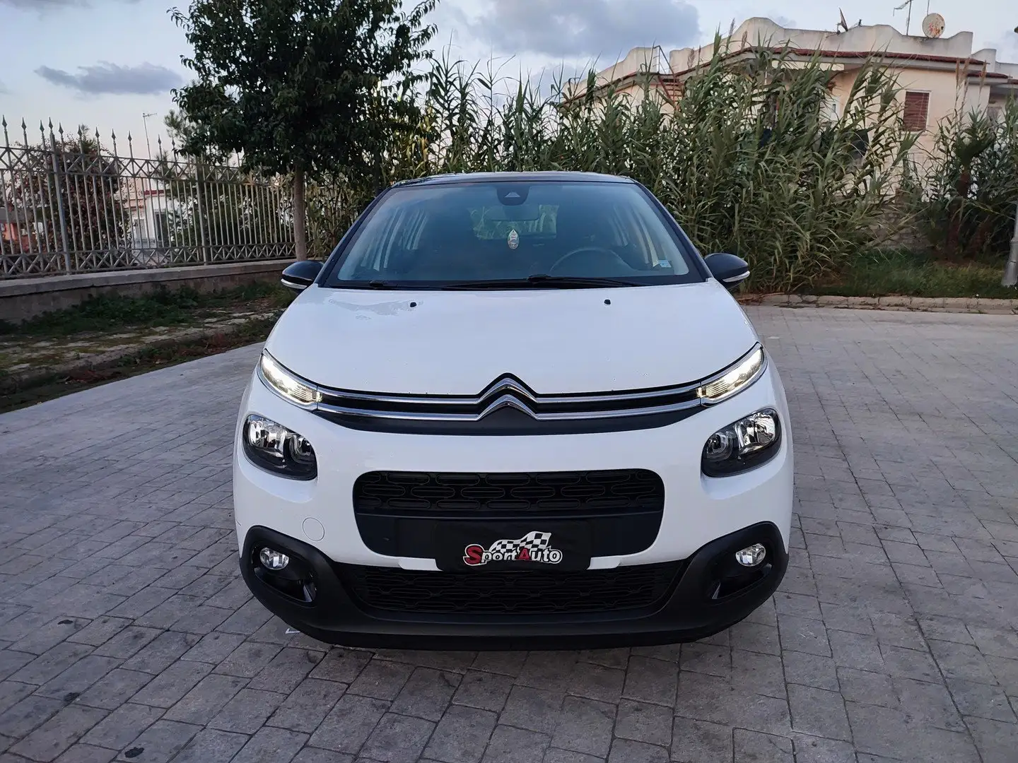 Citroen C3 SHINE 1.5 BLUE HDI 102 CV TETTO NERO STEREO TOUCHE Blanc - 2