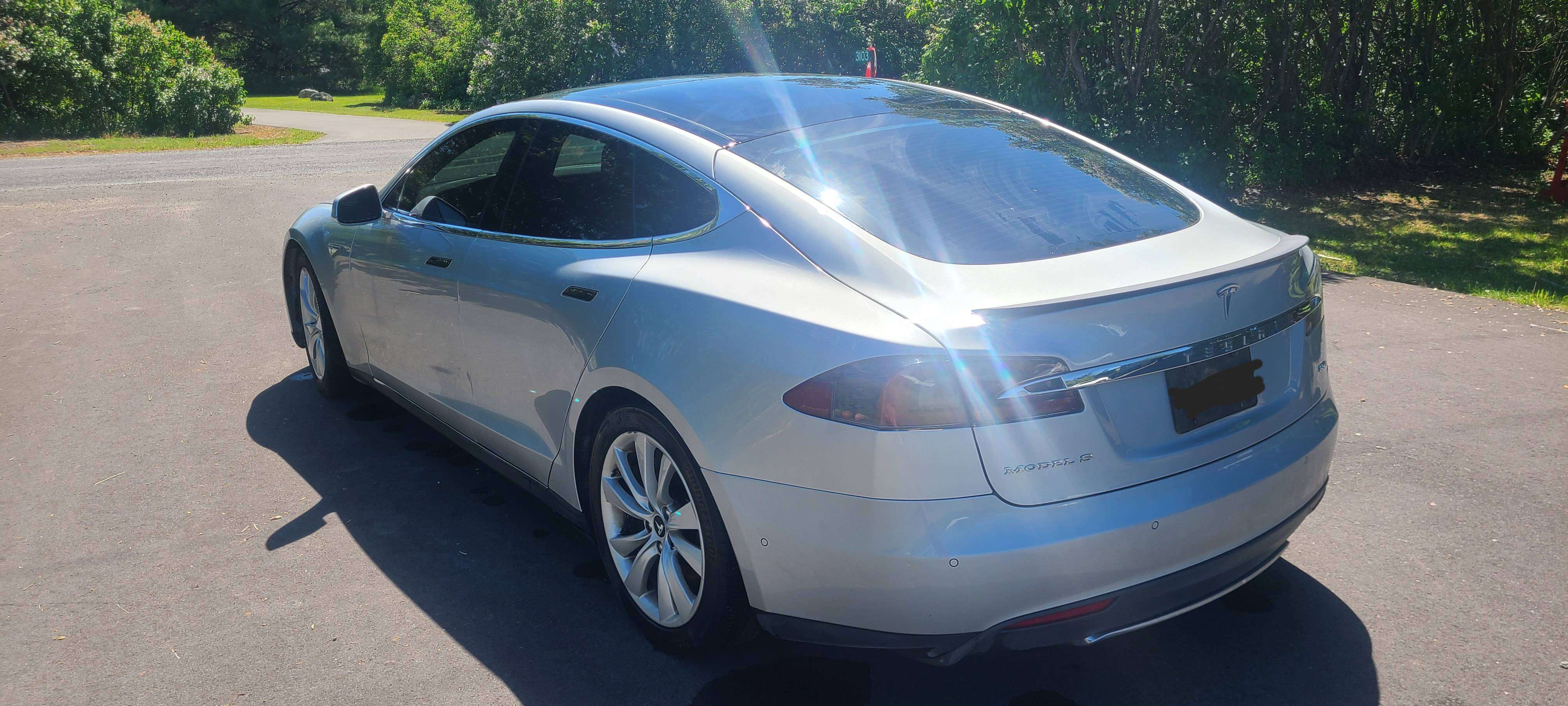 2015 Tesla Model S 85D.. Autopilot. Lifetime free premium connectivit alt 2