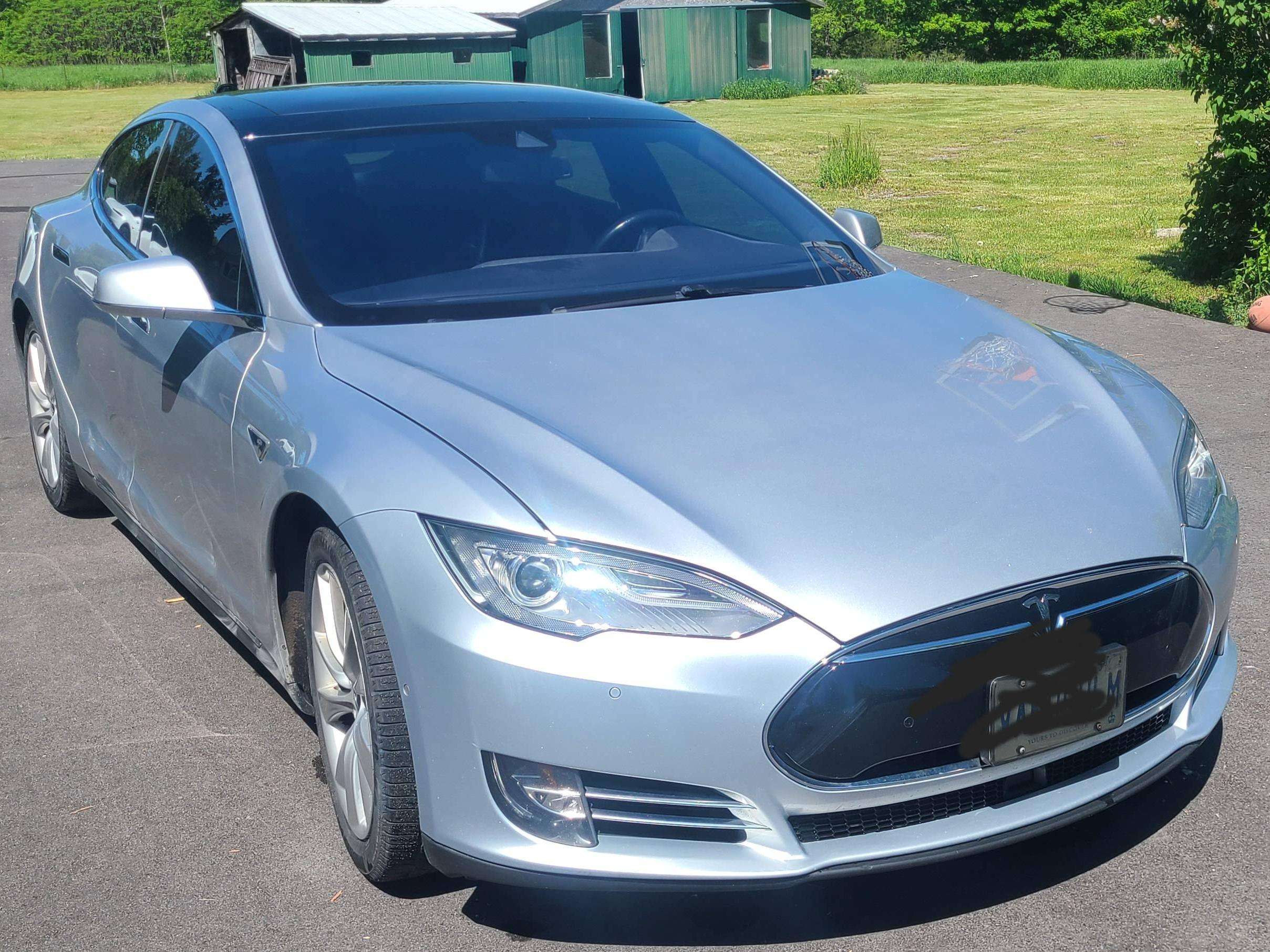 2015 Tesla Model S 85D.. Autopilot. Lifetime free premium connectivit alt 3