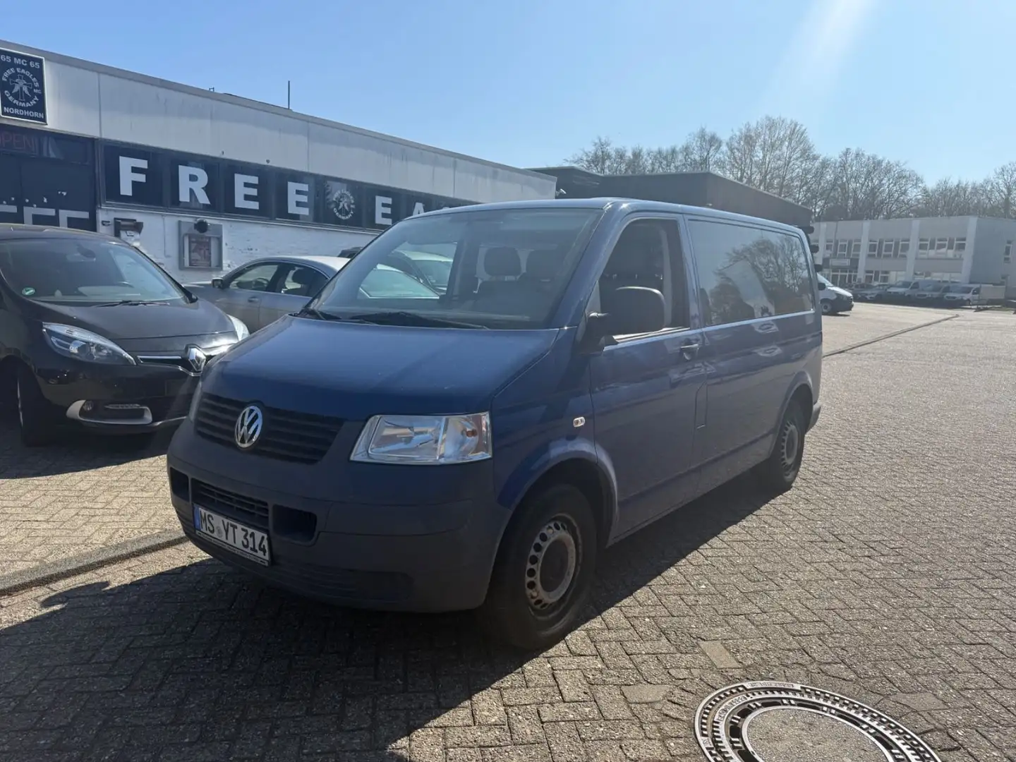 Volkswagen T5 Transporter T5 9SITZER*Wohnmobile UMBAU*KLIMA*** Kék - 1