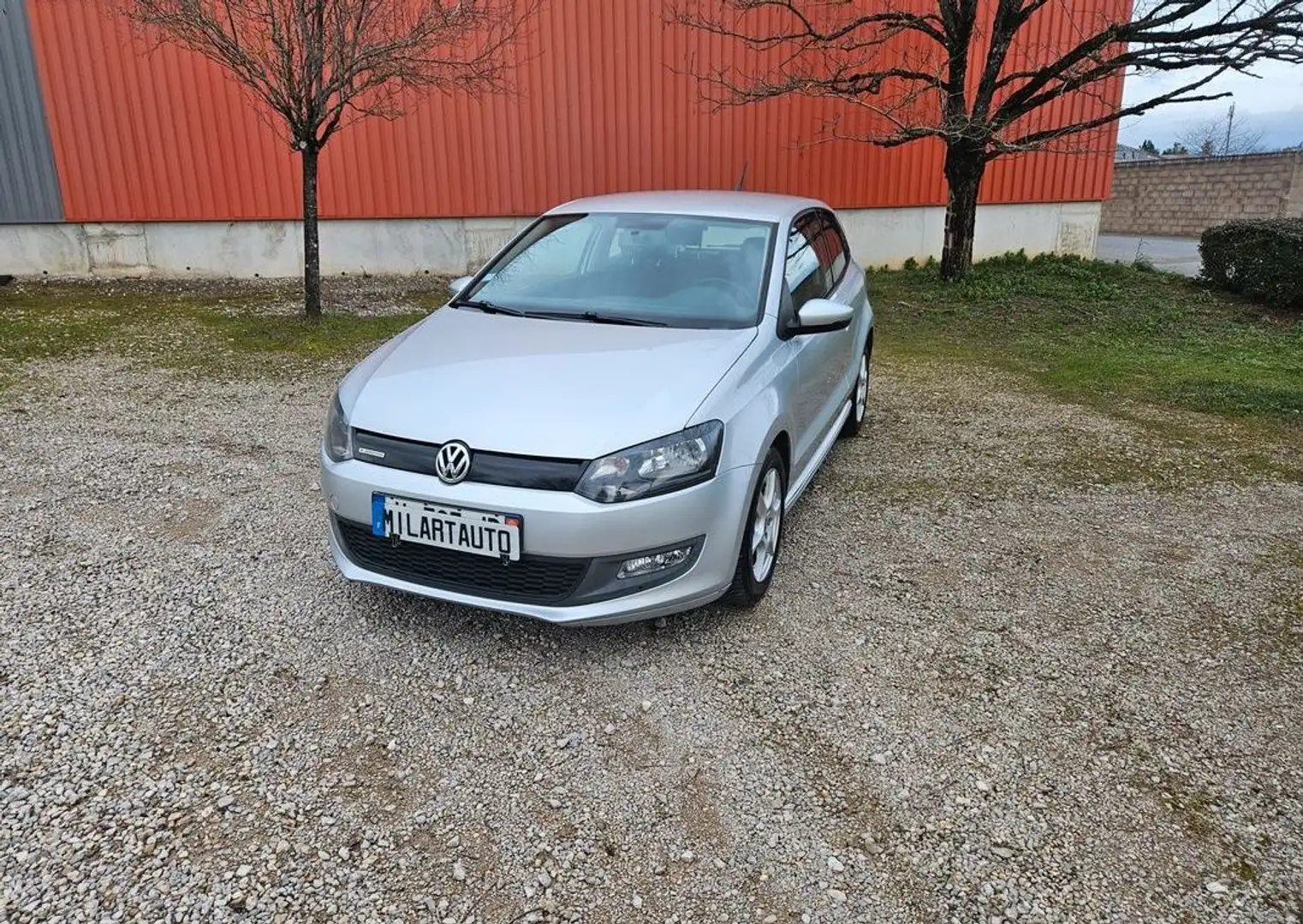Volkswagen Polo 1.2 TDI 75ch Trendline BlueMotion Très Bon Etat.. Gris - 1