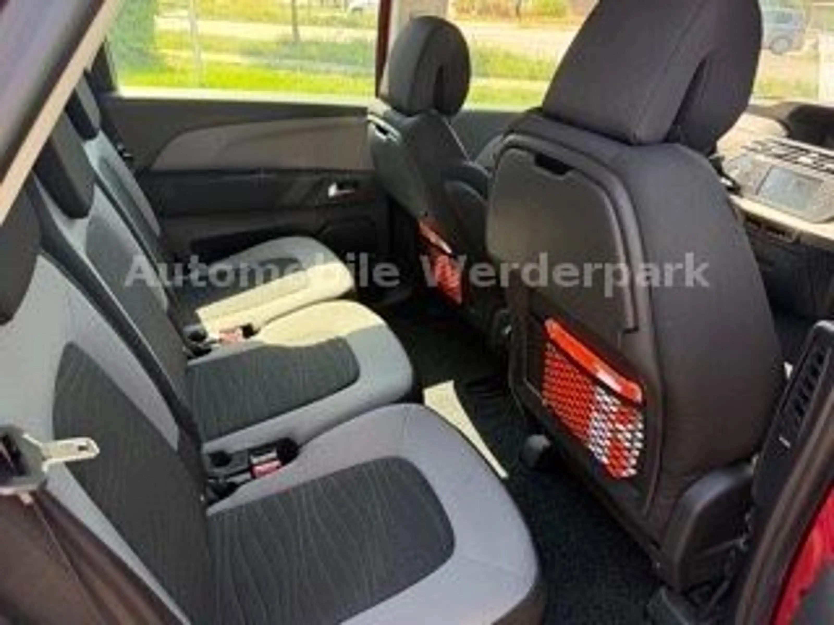Citroen C4 Picasso /Spacetourer Attraction — photo 12