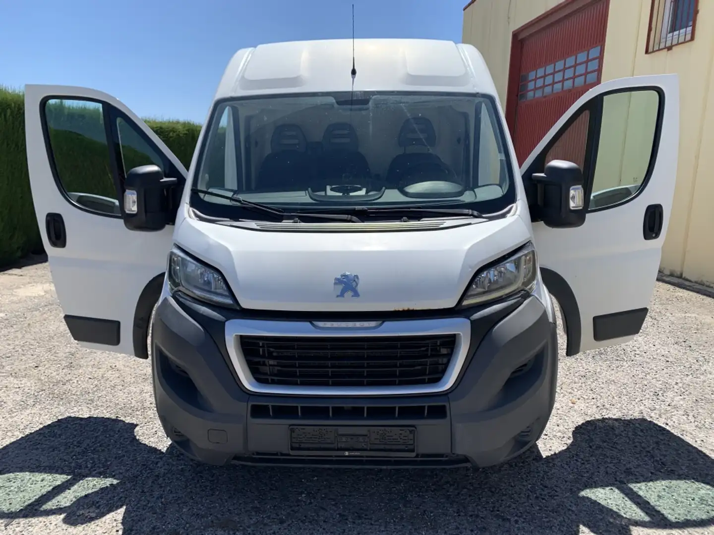 Peugeot Boxer Furgón 2.0BlueHDI 335 L3H2 130 Blanco - 1