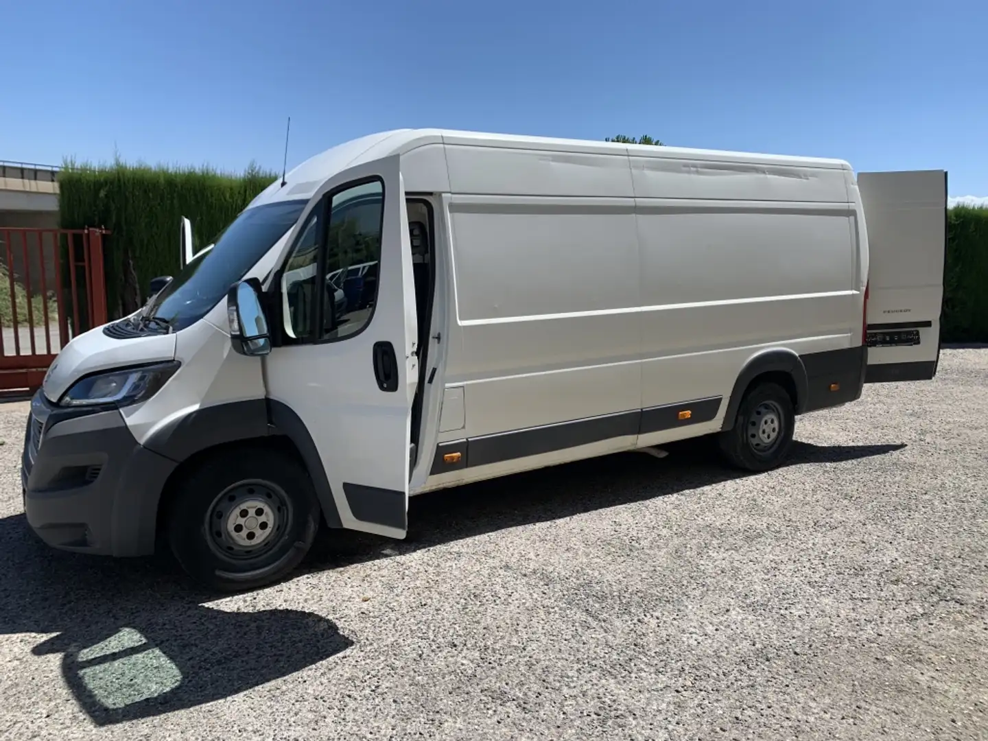 Peugeot Boxer Furgón 2.0BlueHDI 335 L3H2 130 Blanco - 2