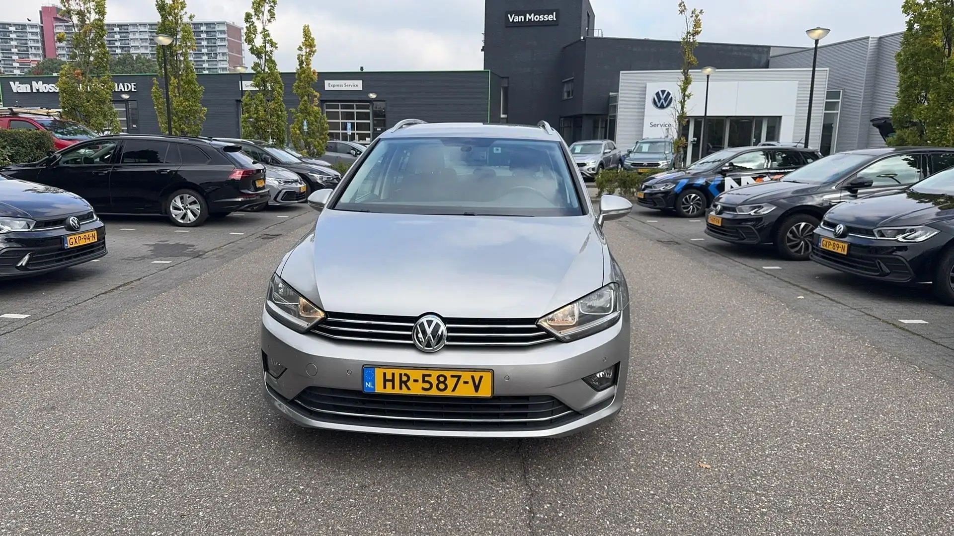 Volkswagen Golf Sportsvan 1.4 TSI Highline Gris - 2
