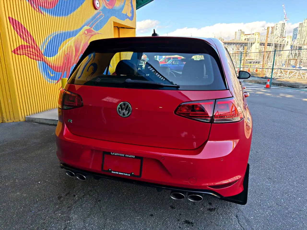 Volkswagen Golf R снимка Volkswagen Golf R