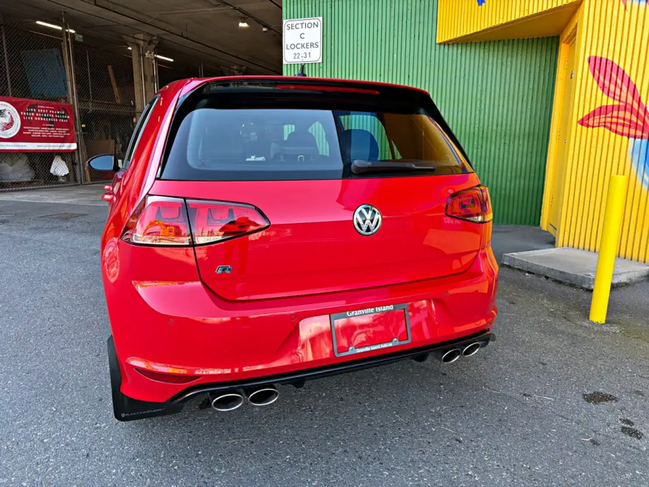 Volkswagen Golf R снимка Volkswagen Golf R