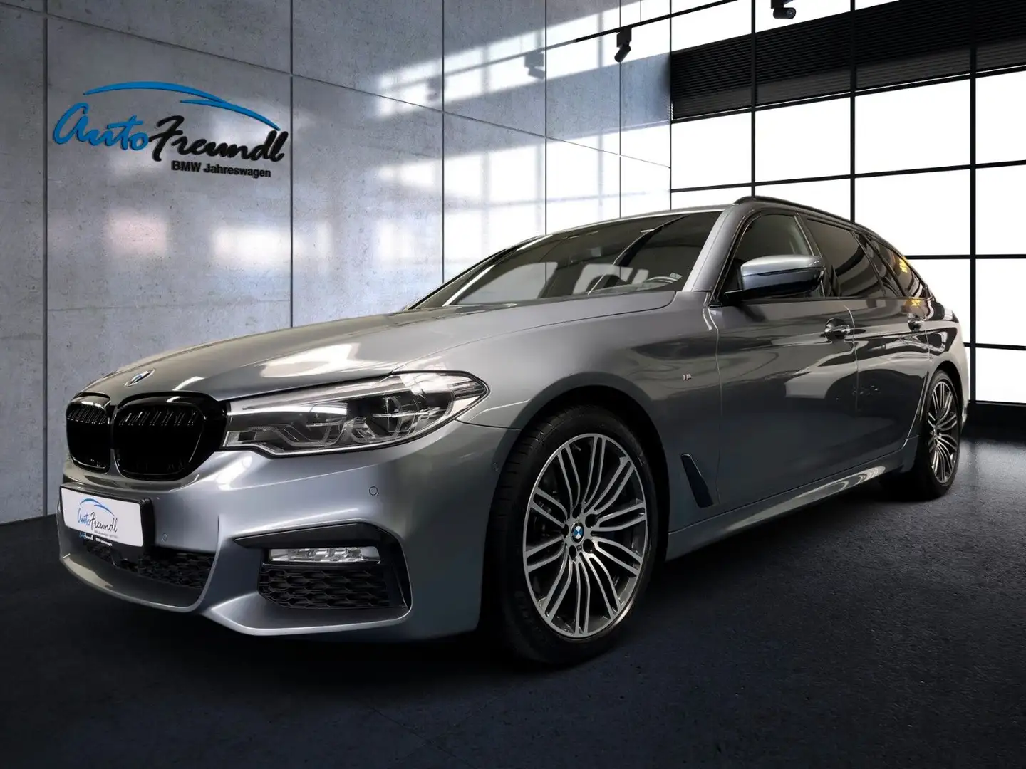 BMW 530 d xDrive M Sport *Pano*AHK*HuD*H&K*4xSH* Grau - 1